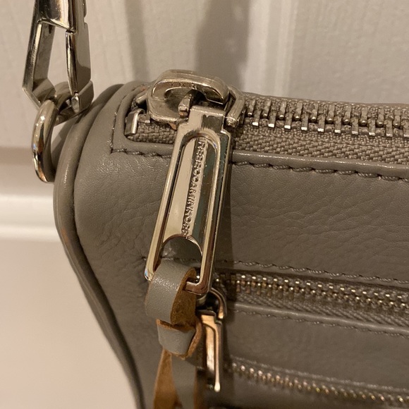 Rebecca Minkoff 5 zip cross body purse, grey, gently used - Picture 4 of 8
